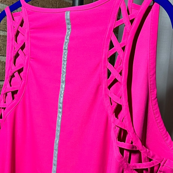 Bebe Sport pink active tank with reflective trim- 3X - Picture 6 of 6